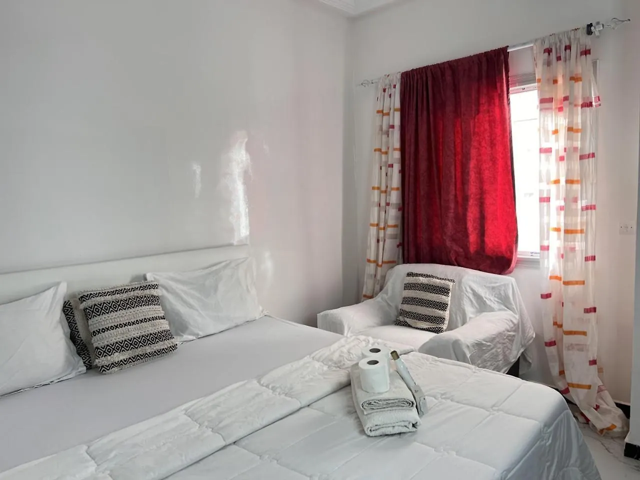 Jolie Chambre Ventilateur A3 Ngor Almadi Dakar Bed & Breakfast